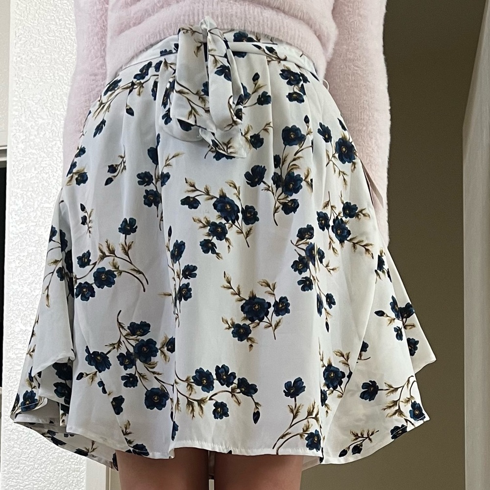 Floral White and Blue Women's Skirt